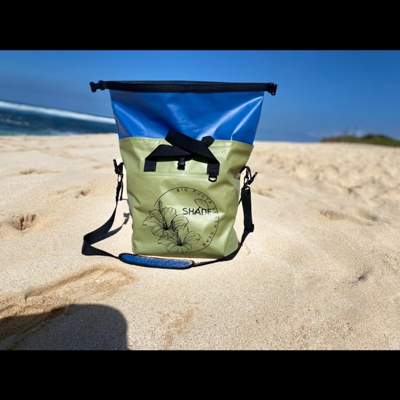 Brand new PVC waterproof bags! Great for camping, hiking, boating and traveling! - Picture 4 of 5
